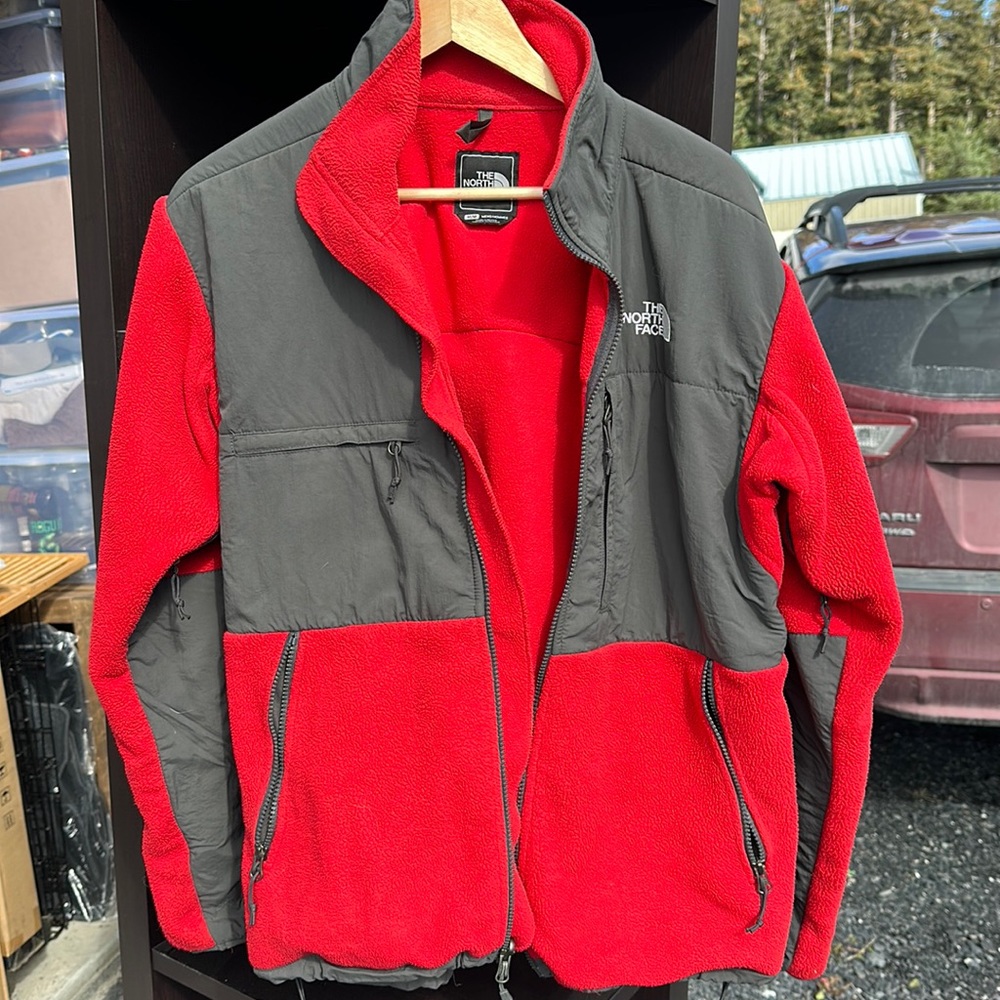 North face men’s Denali fleece, very good condition, red
